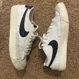Nike Blazer sneakers / shoes - Women size 9